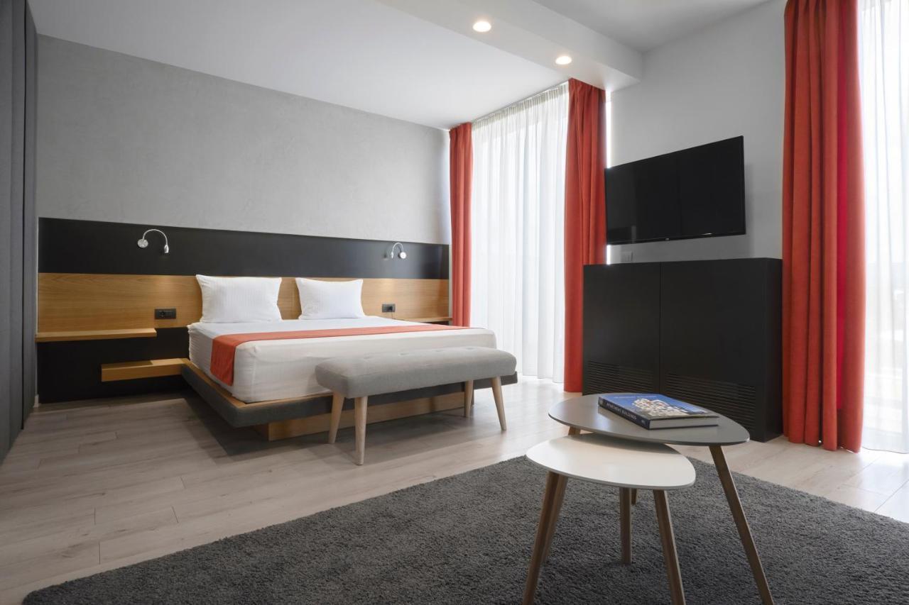 Adella Boutique Hotel - Free Secured Parking ソフィア エクステリア 写真