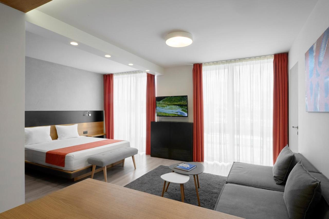 Adella Boutique Hotel - Free Secured Parking ソフィア エクステリア 写真